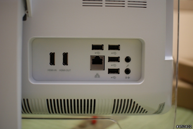 不專業開箱-MSI AE2081G