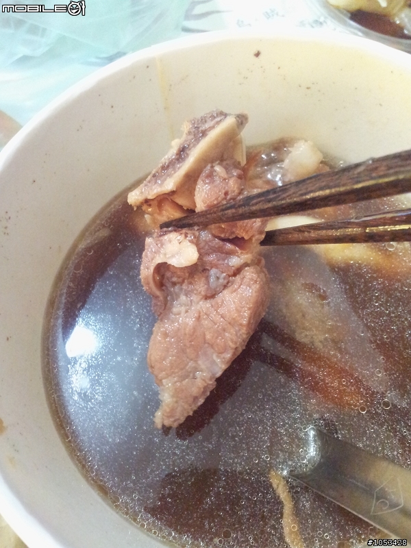 新竹市中山路上的肉骨茶，大蝦麵