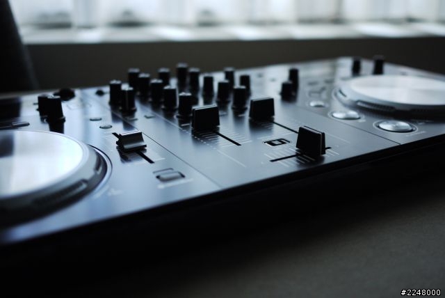 『 用無形之手操控跨時代的數位控制器 Pioneer XDJ-AERO 』