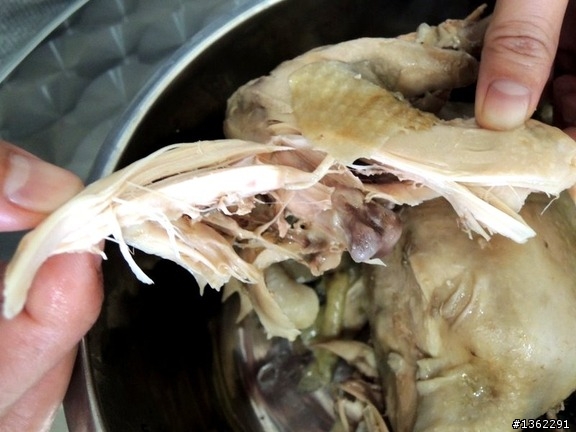 CP值又爆錶──養生海芙蓉雞湯(全雞)