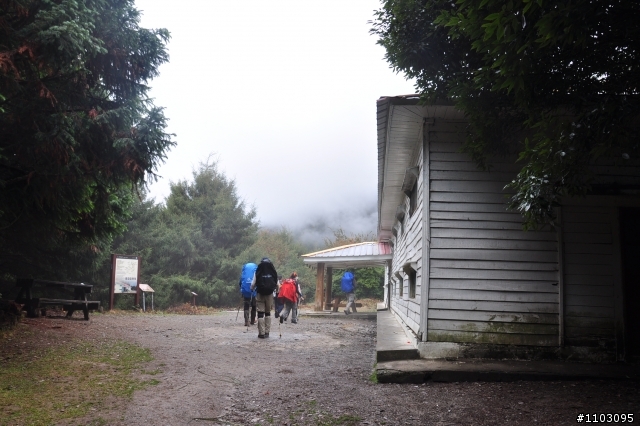 20121118~20 雪山東峰主峰~在半夜三更的黑森林hold不住了之旅~