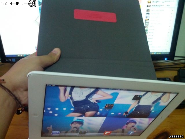 [分享]New Ipad  SGP Hard Book(筆記本式皮套) and SGP Stylus KUEL 10(觸控筆)