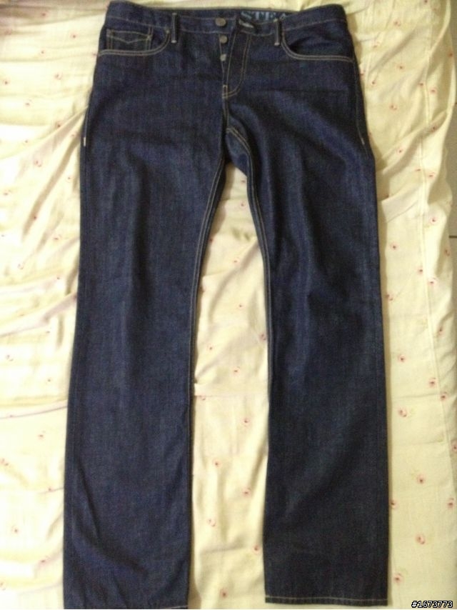 BURBERRY BRIT STEADMAN INDIGO RINSE SLIM FIT JEANS 有實穿圖