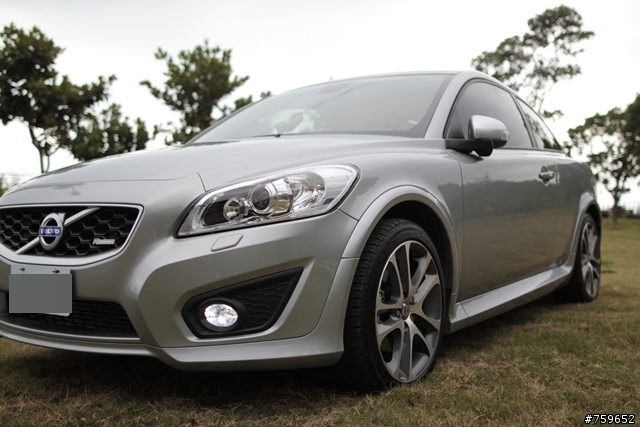 [寶貝車開箱](圖多)人生中第一台進口車 volvo c30 D4 r-design 東奔西跑趴趴走