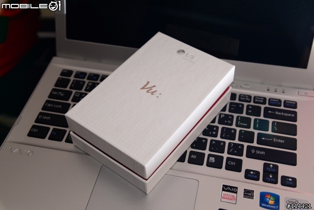【開箱】試用試玩 LG Optimus Vu 優雅精巧的設計工藝