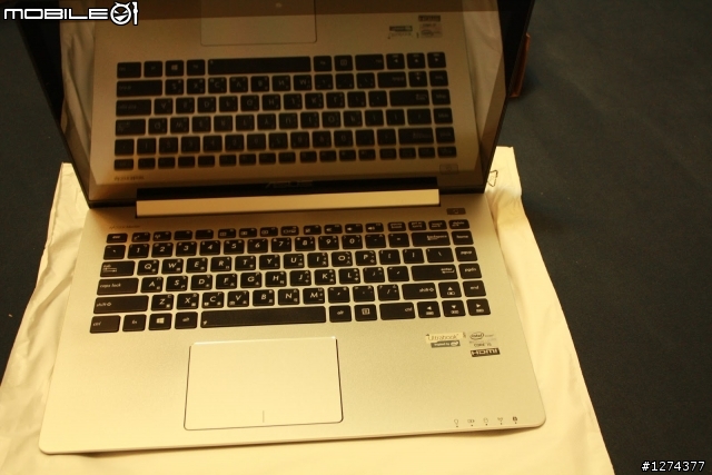 胖子來開箱：胖子來開箱：ASUS VivoBook S400CA 超輕薄 Win8觸控筆電