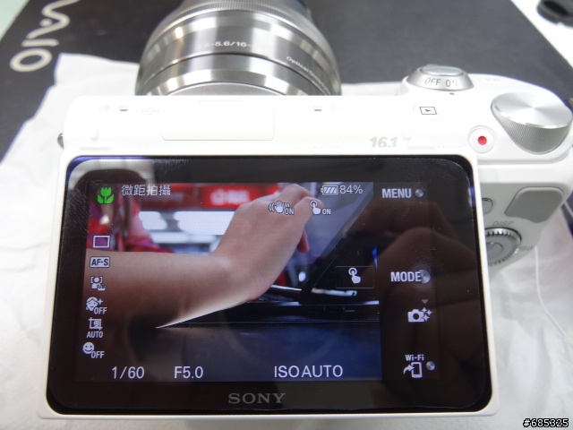 [簡易開箱]  NEX-5RL  單眼畫質，輕巧機身 (經典白)