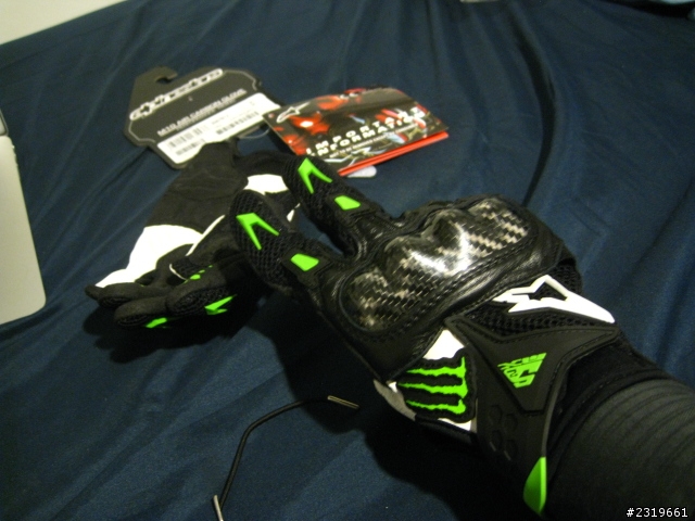 [開箱]Alpinestars M10 Air Carbon Glove 小開箱