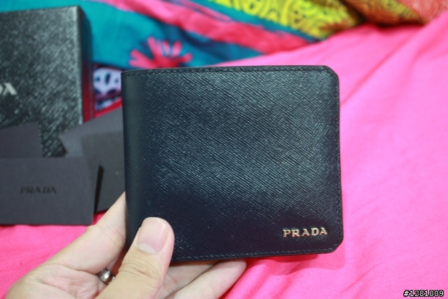 PRADA男皮夾手滑了一下~購入!!