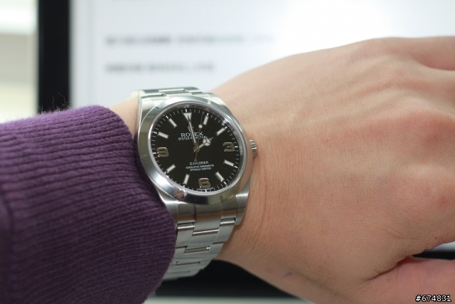 [分享]第一隻入手的機械表...Rolex 214270