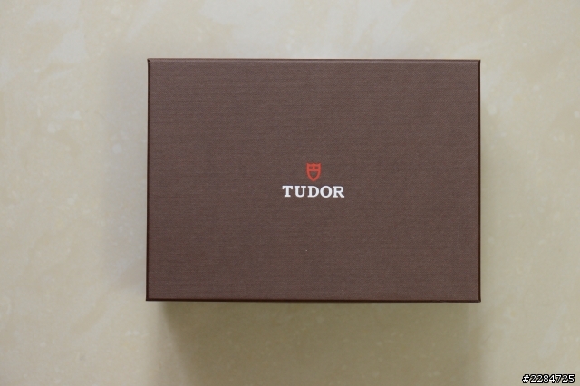 【開箱】Tudor Black Bay - Merry Xmas and Happy New Year