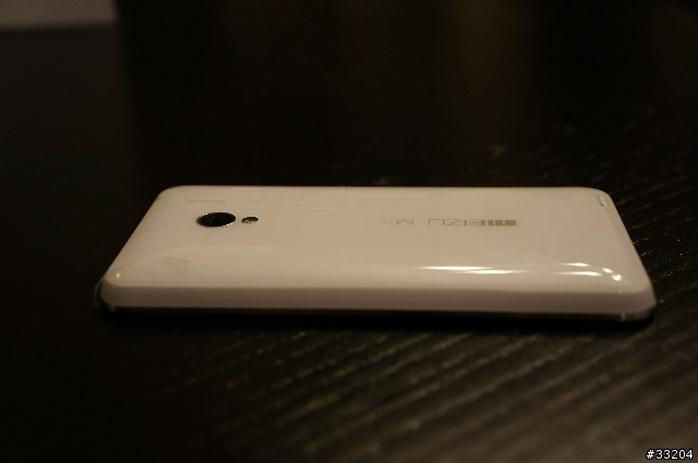 『開箱』 01首發！號稱全球最窄3.15mm邊框 魅族MEIZU MX2 與落漆的iPhone5 Black （更新了）