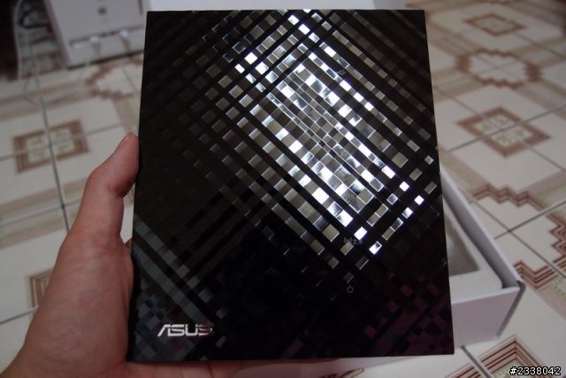 [開箱文] ASUS RT-N56U Gigabit 路由器