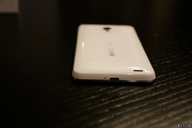 『開箱』 01首發！號稱全球最窄3.15mm邊框 魅族MEIZU MX2 與落漆的iPhone5 Black （更新了）