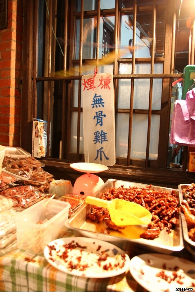 三峽老街夜市夜拍巡禮~~圖多