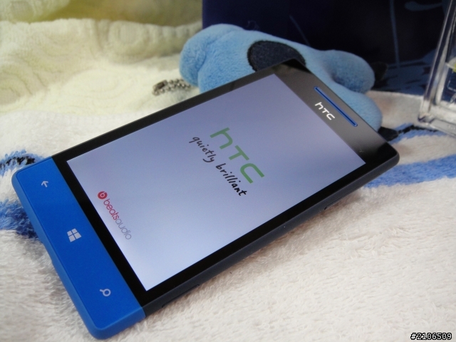 [開箱+疊疊樂]Windows Phone 8S海軍藍 by HTC