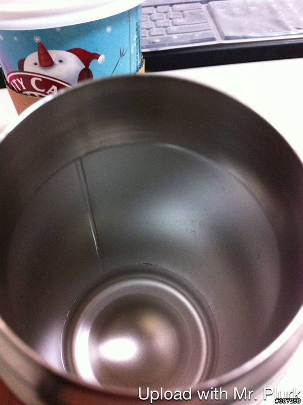 手上有 兒童保溫杯  請定期檢查    我家的疑似鏽掉了  ?