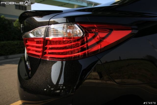 [開箱] LEXUS ES300h 豪華版 星耀黑 圖多慎入