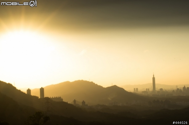 20121220世界末日前一天，我敗了一顆超廣角XD( Tokina T116 一代for Sony A33)