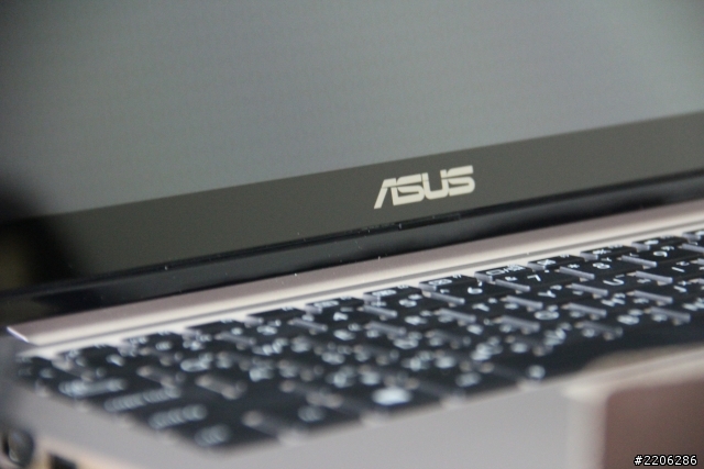 燒滾滾 滾滾燒 我的ASUS VivoBook S200香檳金火熱開箱