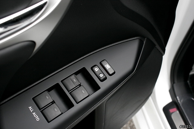 [開箱] Lexus CT200h 我的小開箱 (12/31 更新照片, 圖多)
