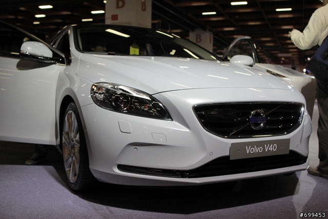 V40現身啦!2013台北新車展，VOLVO新車發表(補上Model圖