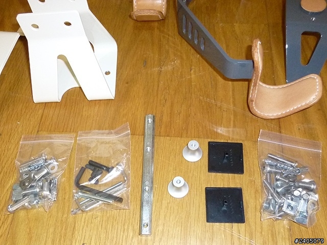 【開箱文】新購入手工牛皮縫製的壁掛式掛車架