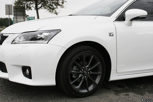 [開箱] Lexus CT200h 我的小開箱 (12/31 更新照片, 圖多)