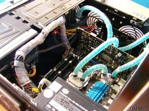 覺得雷同度極高的機殼Cooler Master HAF-XB