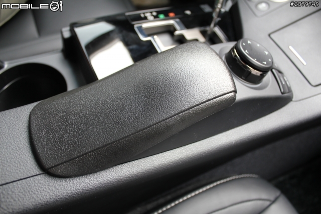 [開箱]LEXUS ES300H 豪華版 (有外加PIONEER影音主機)