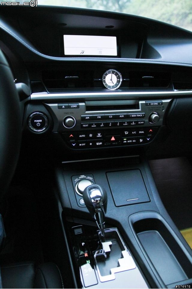 [開箱] LEXUS ES300h 豪華版 星耀黑 圖多慎入