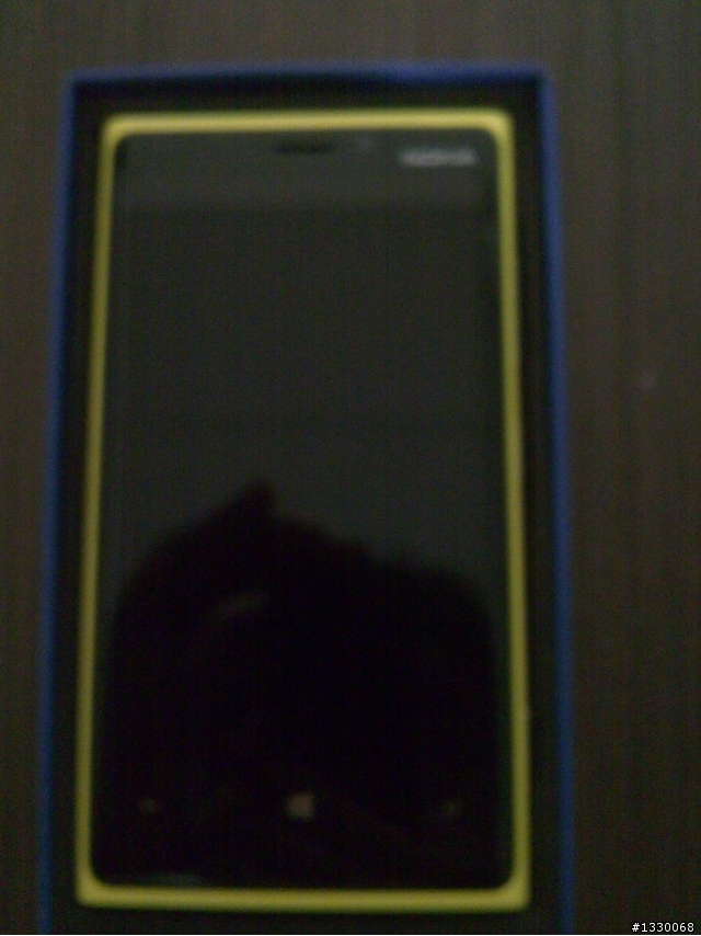 [開箱]Lumia920(黃)簡單開箱