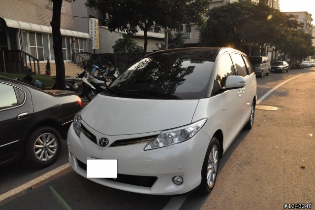 好久沒有previa的主題了 12/28交車開箱三張圖