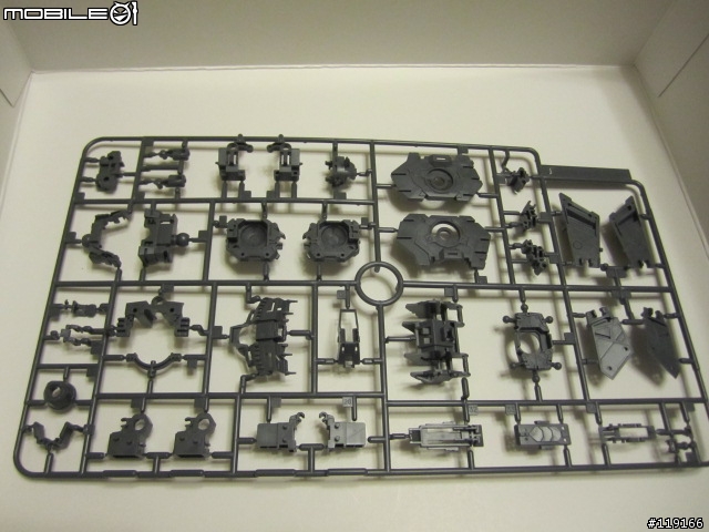 Ka版的MG RX-93 Nu Gundam及感應砲壙充套件之開箱