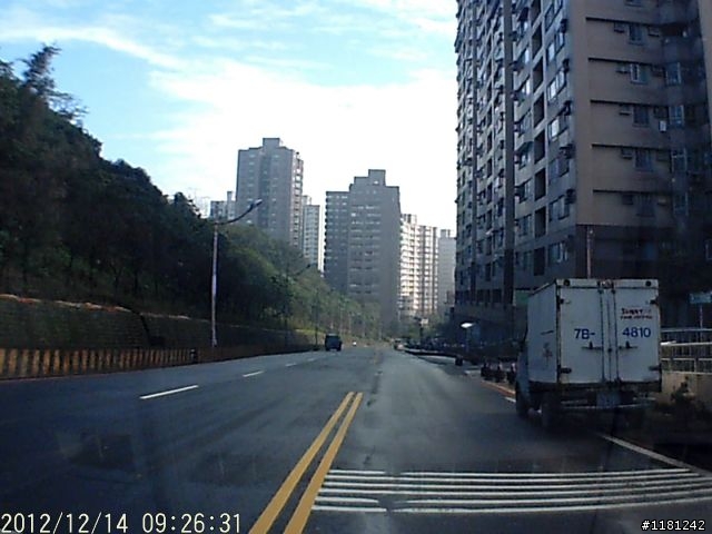 住基隆不錯，停紅線+消防栓旁8天是OK的->第10天晚上終於消失了