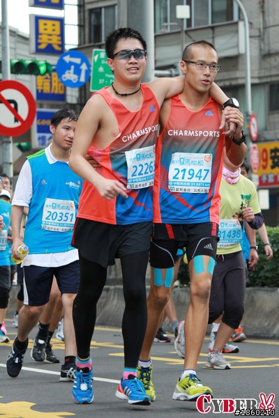陽光星期天~2012富邦台北馬拉松!照片分享，原圖可下載!!!