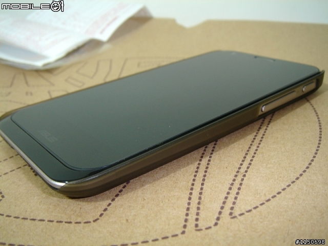 PadFone 超薄磨沙硬殼分享，真的又輕又薄...