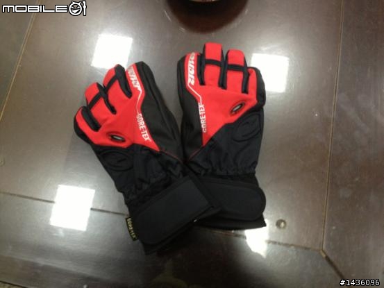 【開箱】ZIENER Primaloft+GTX 防水保暖手套
