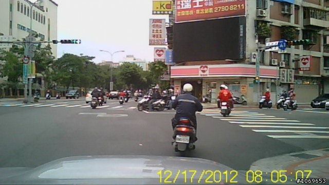 今早差點出人命,騎乘機車可真要小心點