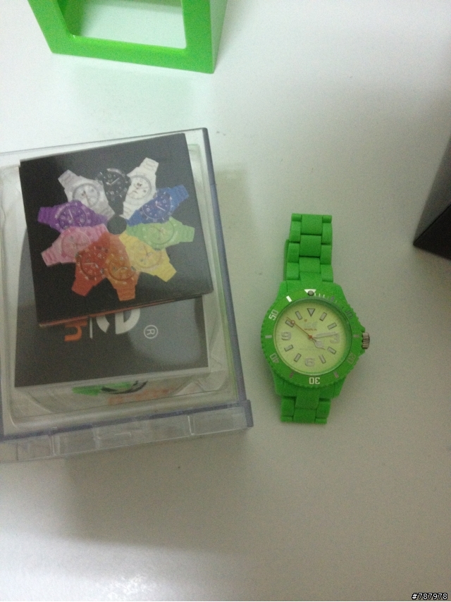 ICE Watch  Classic FLUO 螢光玻麗錶-超閃閃動人的螢光綠