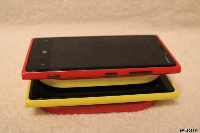 Nokia Lumia 920雙機雙色開箱!!(新增室內夜拍)