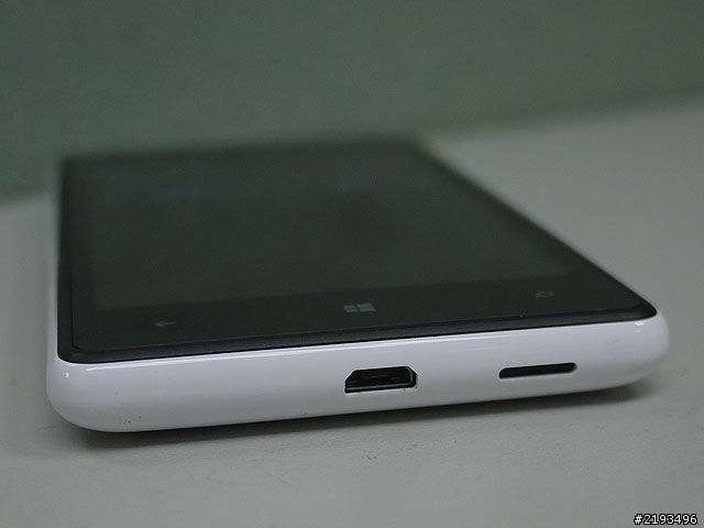 NOKIA Lumia 820 開箱