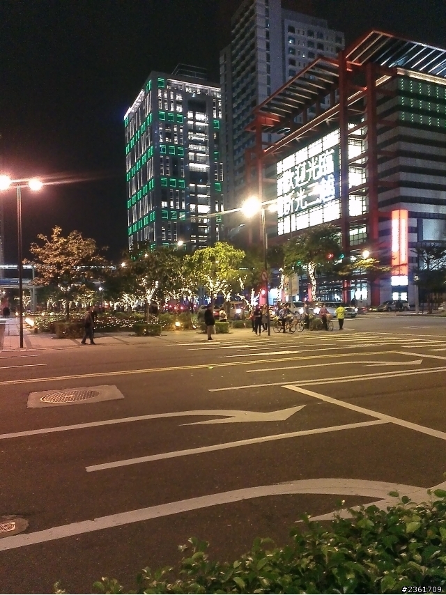 HTC One X+ 久違開箱與心得文(文稍多)