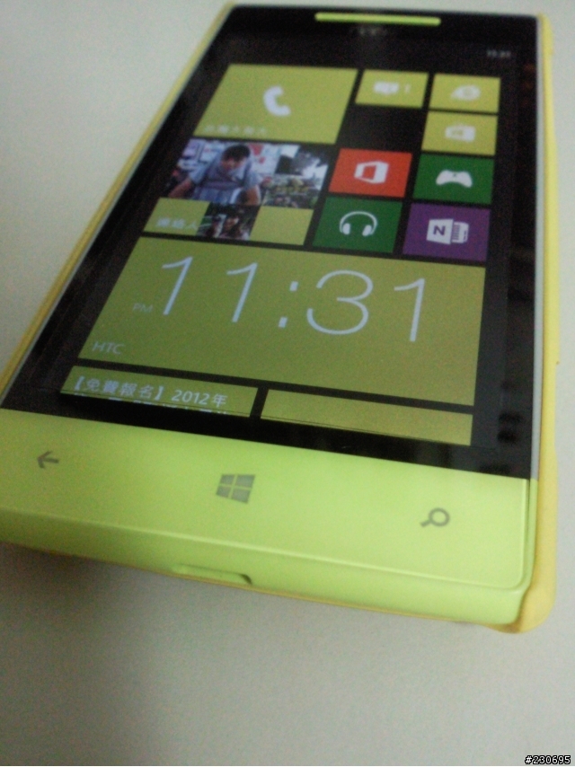 [12/29 更新][ 圖文開箱 ] HTC 8S Windows Phone 8 灰黃跳色 顛覆已往手機配色 [12/29 SKYPE預覽版]