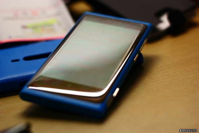 (開箱)NOKIA LUMIA 800 兼 920大比拚