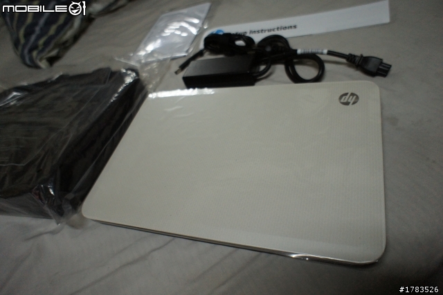 剛拿到不久的HP G4-2213TX，開箱隨便拍幾張照片。