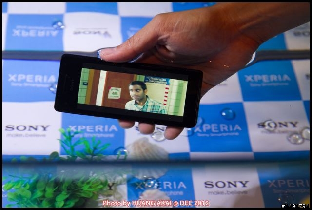 【SONY Xperia V LT25i】影音再進化！美型防水S4雙核體驗