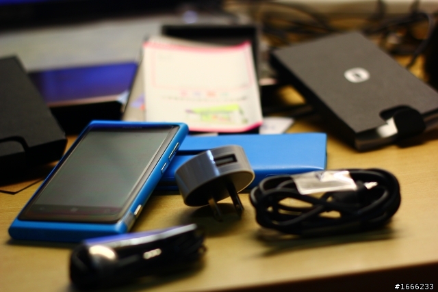 (開箱)NOKIA LUMIA 800 兼 920大比拚