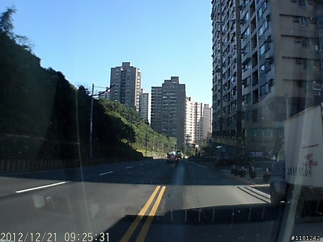 住基隆不錯，停紅線+消防栓旁8天是OK的->第10天晚上終於消失了