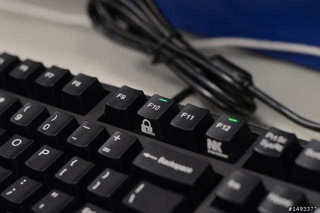 史上最強入門款 Ducky Zero DK2108 機械式鍵盤開箱!! [平民的王者]